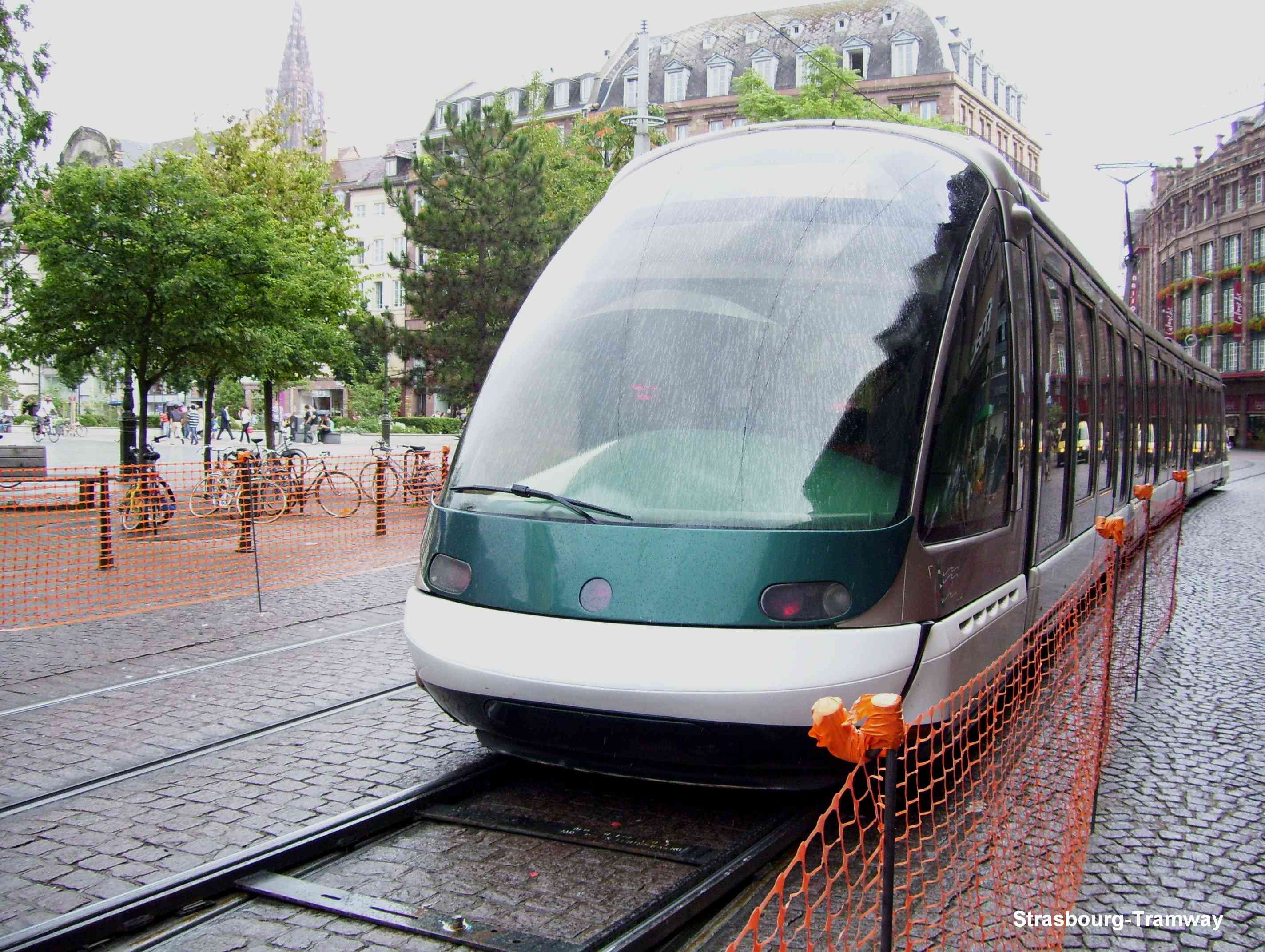 La rame arrive en ligne.