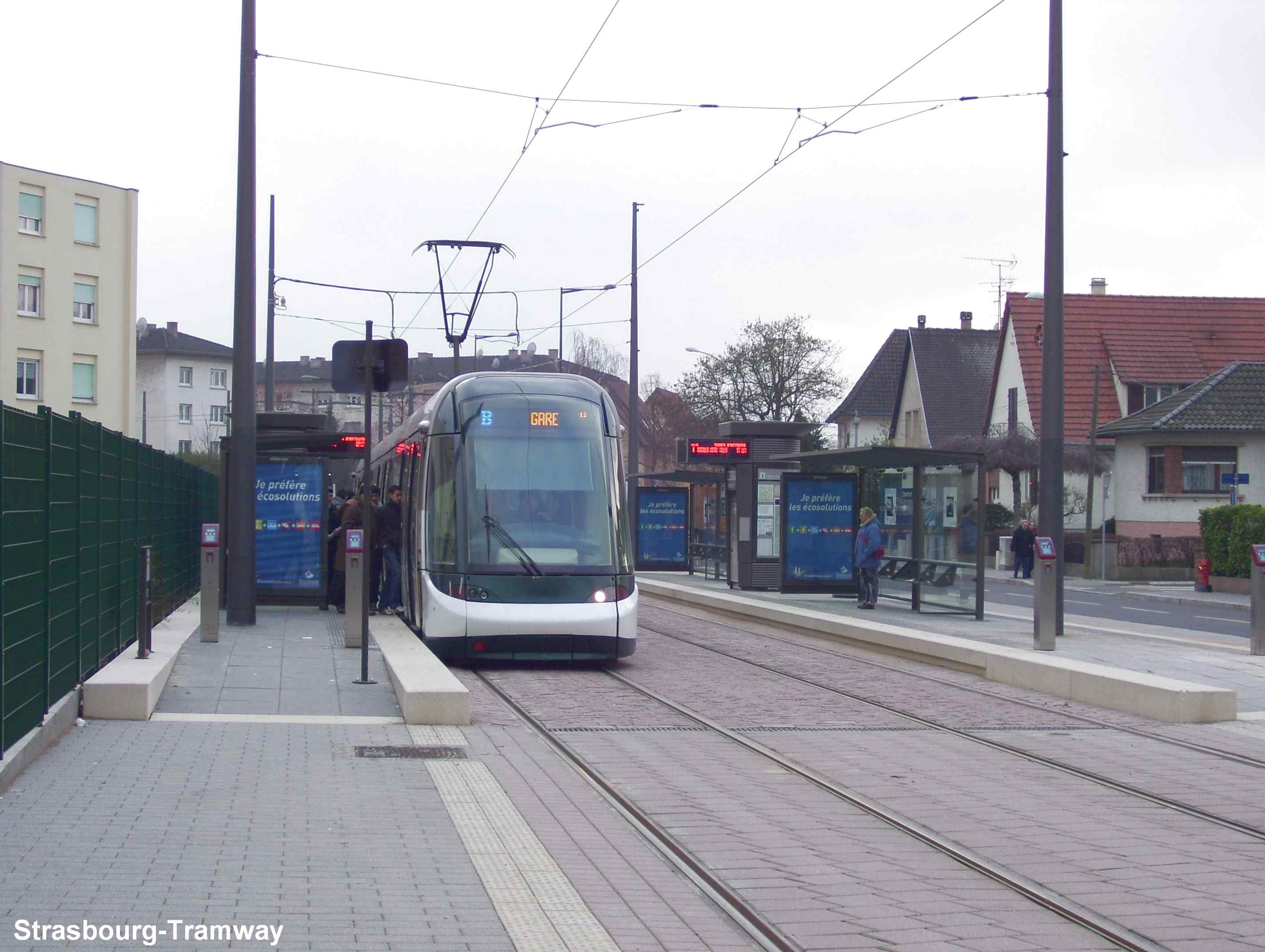 Un Citadis � destination d'Hoenheim-Gare en station.