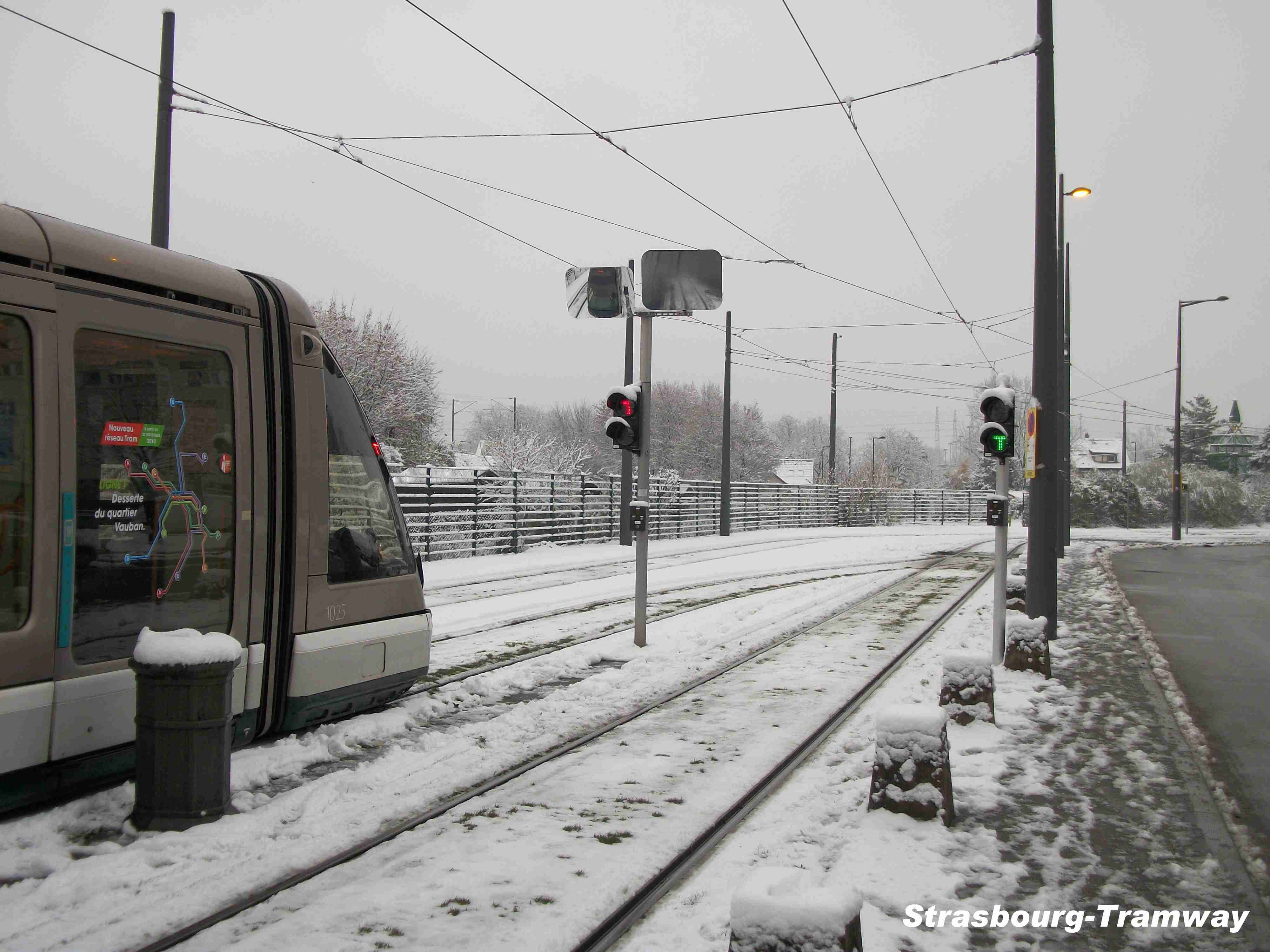 Vue sur les signaux de l'arri�re-gare.