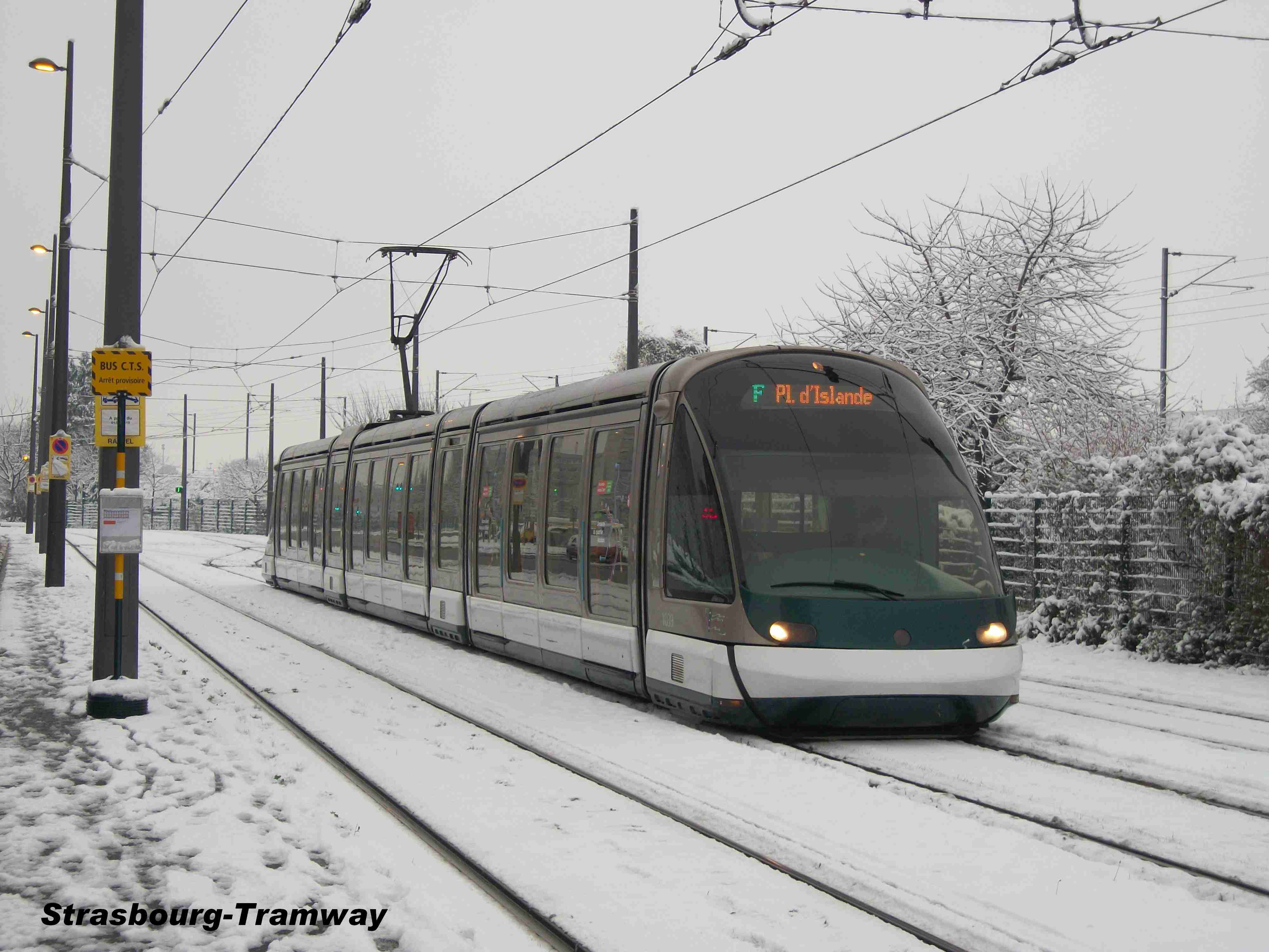 L'Eurotram n� 1039 dans l'arri�re-gare.