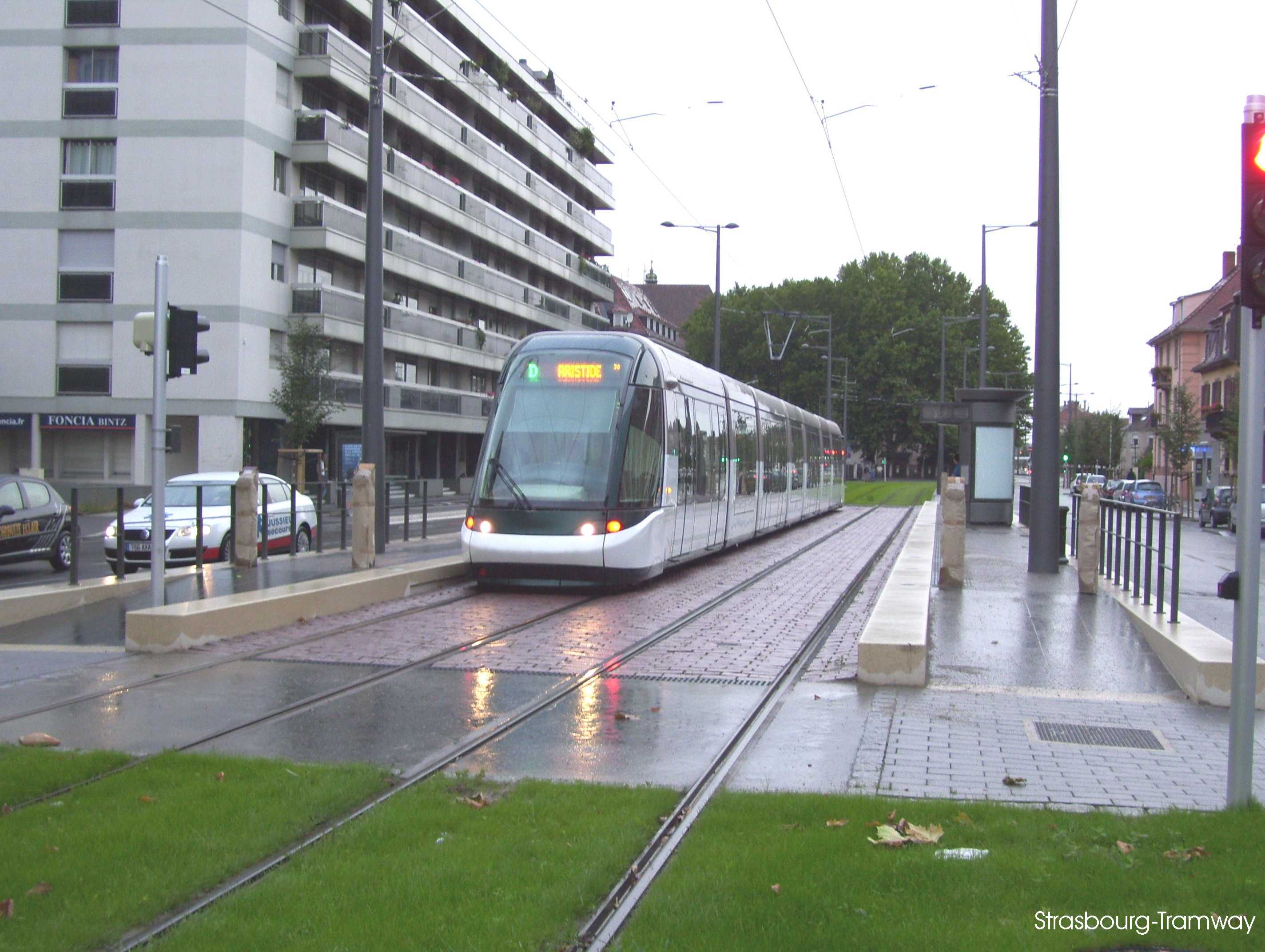 Citadis pour la ligne D en direction d'Aristide Briand.