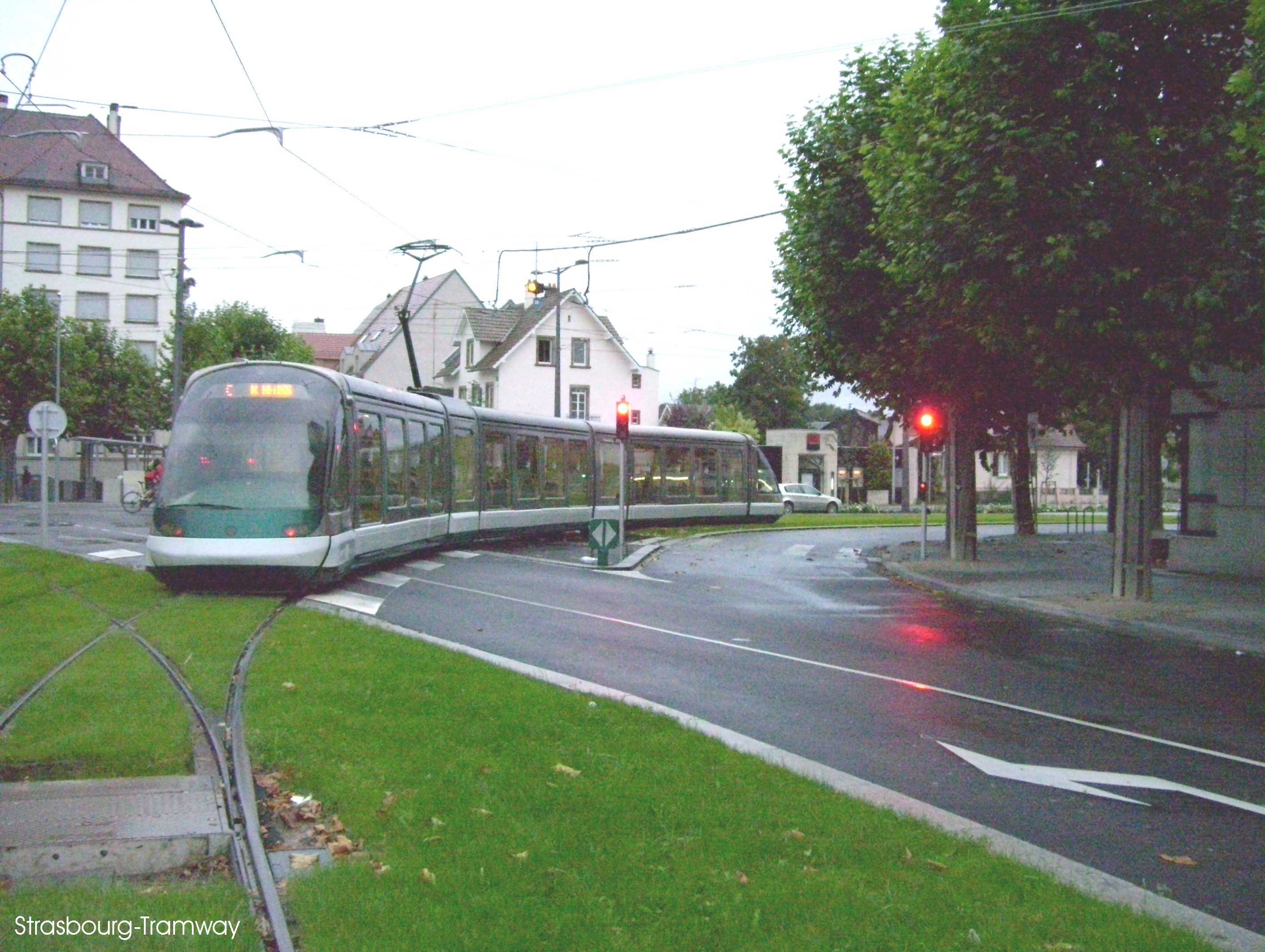 Eurotram à destination de "Neuhof-Rodolphe Reuss".