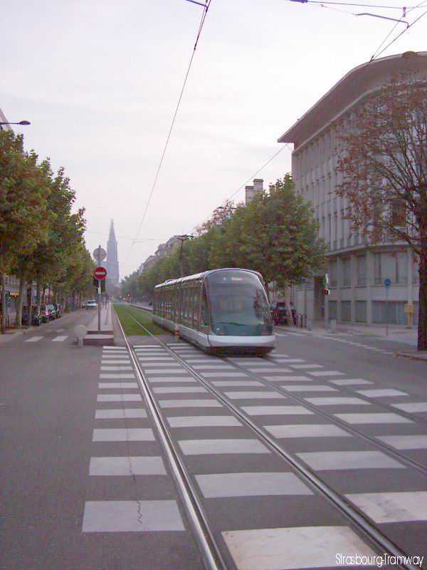 La m�me se dirigeant vers la station Parc des Contades.