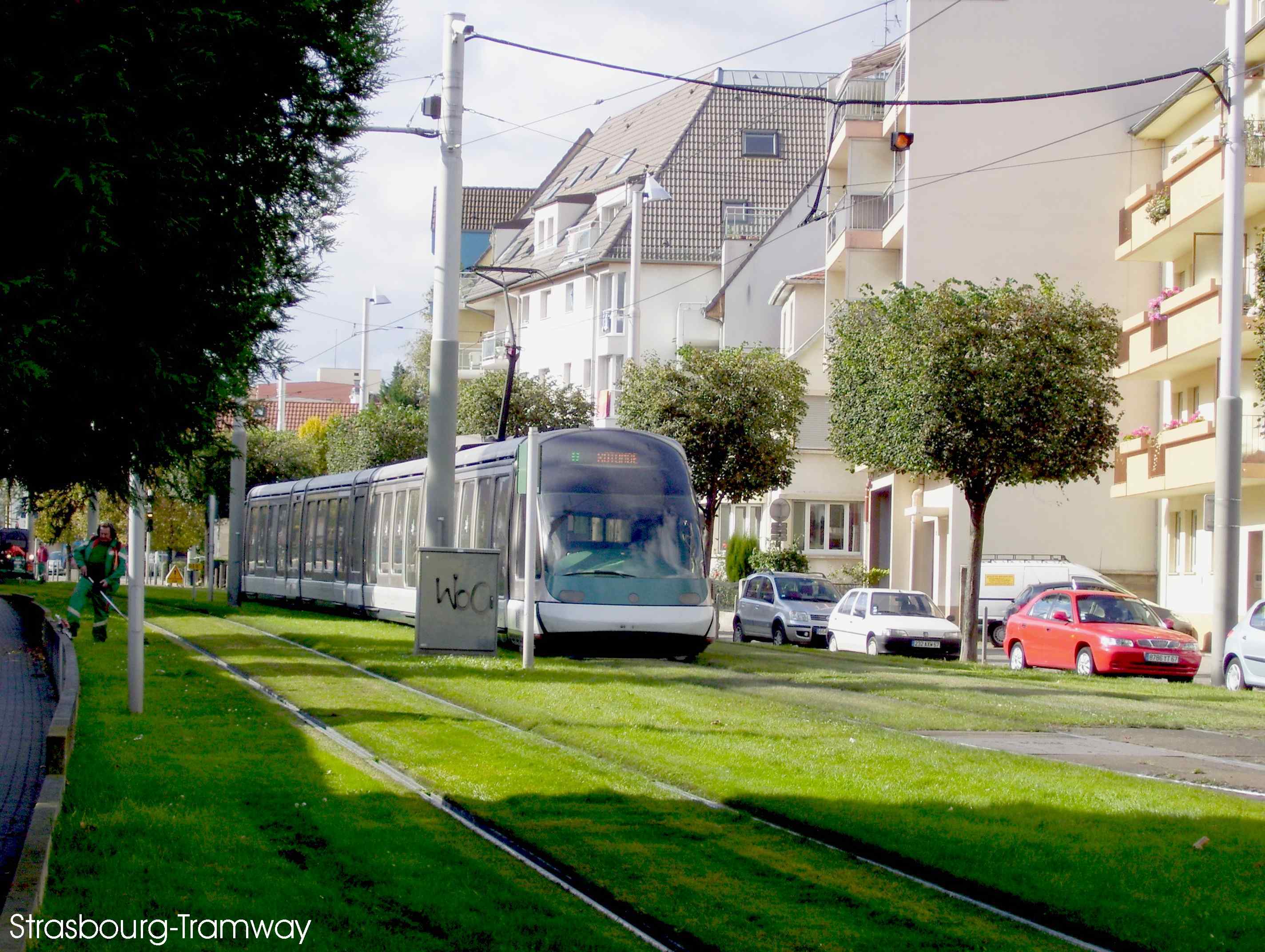Un Eurotram de la ligne D en attente dans le tiroir.