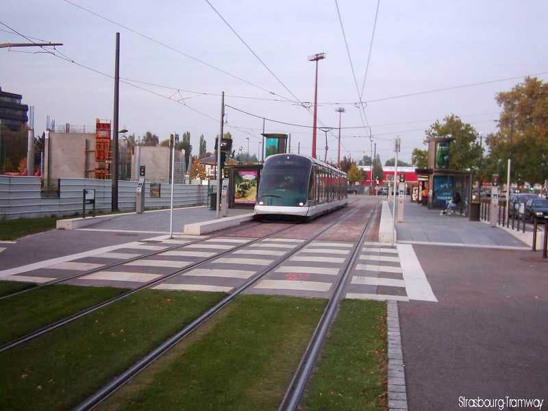 Un Eurotram en station.