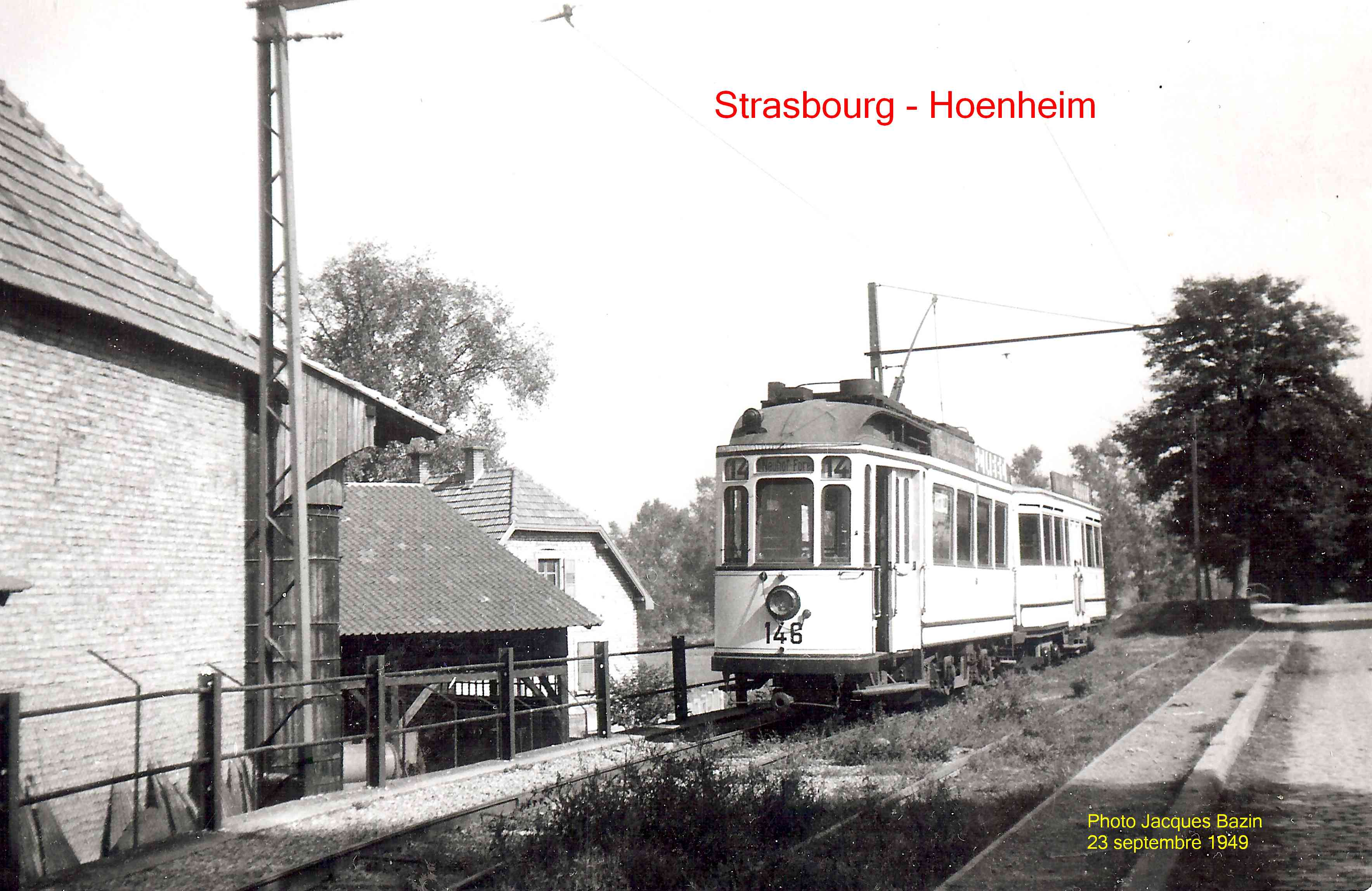 La motrice n� 146 et une remorque, � Hoenheim.