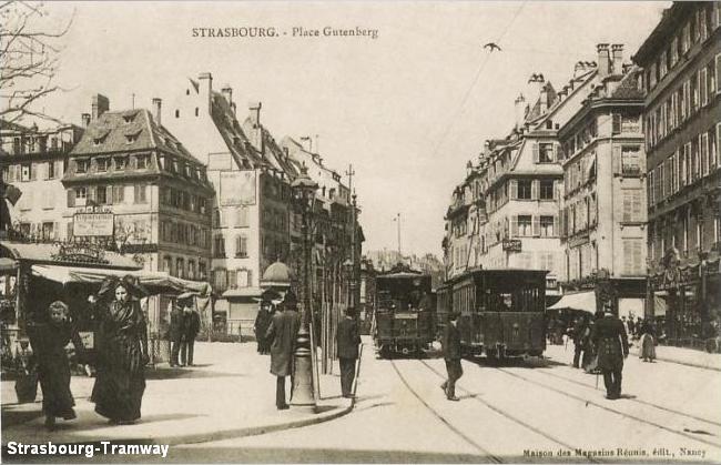 Croisement de tramways Place Gutenberg.